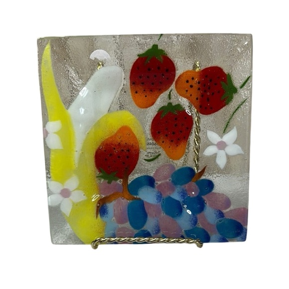 Fusion Glass Art Plate Strawberries Flowers Signed Wm McGrath 7"x7" Suncatcher - Picture 1 of 5